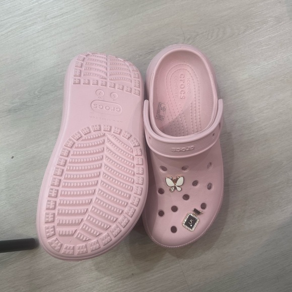 CROCS Kids Light Pink Clogs with Fun Charms - Picture 4 of 5